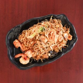 Massa de Arroz com Gambas e Legumes