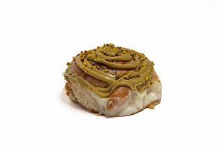 Cinnamon Roll Pistacho