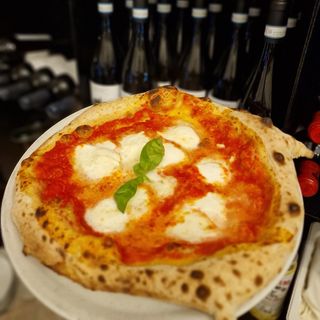 Margherita con mozzarella di bufala