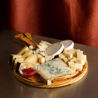 Tabla de Quesos del Mundo (Mediana)