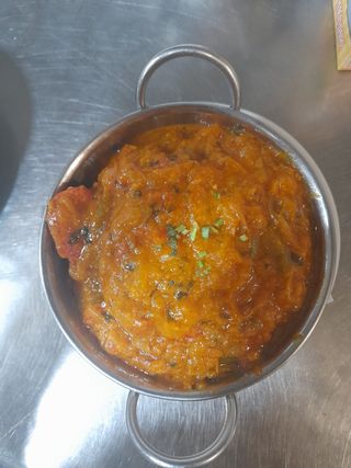 Platos Bhuna Con Pollo