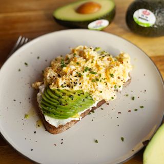 Tosta con guacamole