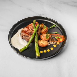 Biftek i Mama Mia sos od hrena