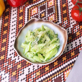 Огурцы в чесночном соусе