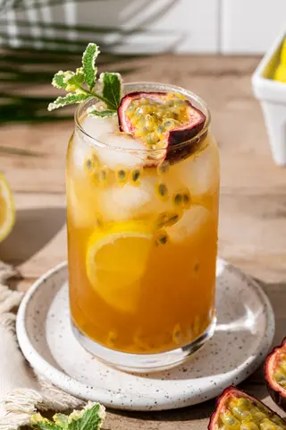Iced Latté Passion Fruit Latte
