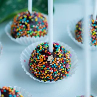 Кейкпопс з білим шок. абрикос