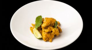 -302-pollo Al Curry Verde*