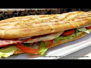 Bocadillo De Bacon y Vegetales
