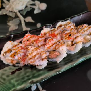 J65 Uramaki salmone roll
