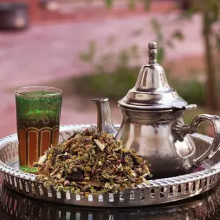 Thé au herbes ( شاي بالأعشاب )