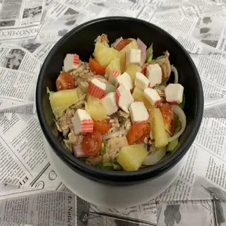 Ensalada De Palitos De Cangrejo