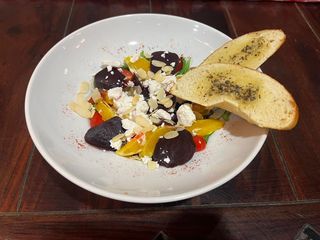 Sałatka Szwejk w kozim grodzie