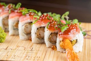 Signature roll + Adriatic tuna roll + Gyoza (5 kom)