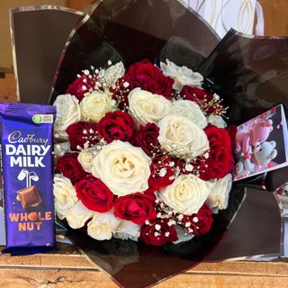 Mixed red and white bouquet with chocolate
