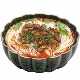 58. Spaghetti di riso con agnello in brodo