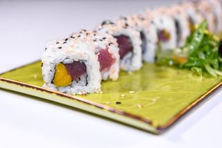 Tuna Mango roll 