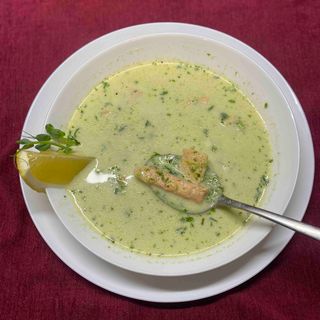 Вершковий суп з лососем і шпинатом (300г)