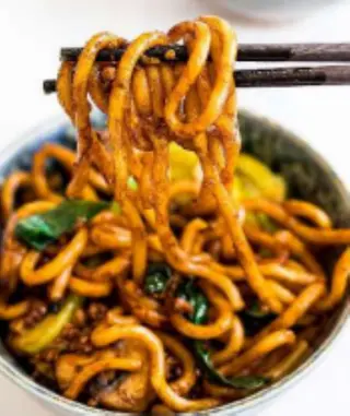 Yaki udon wołowina