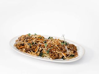 Пшенична локшина з яловичиною