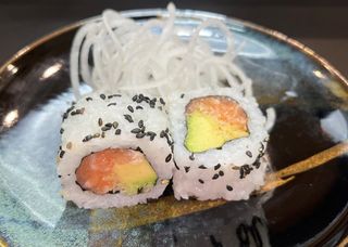 Spicy Salmón Crunch (8 Uds.)