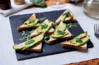 Bruschette cu avocado