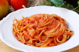 Espaguetis con nuestra salsa especial de tomate