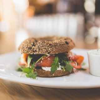 Bagel de salmón 
