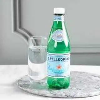 Agua con gas.