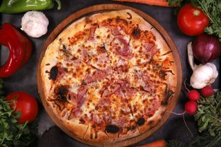 Пица Капричоза (550г)