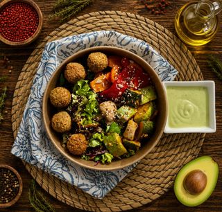 Falafel cu legume coapte
