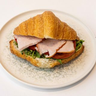 Круассан с индейкой