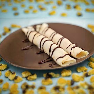 2 Clatite cu topping la alegere