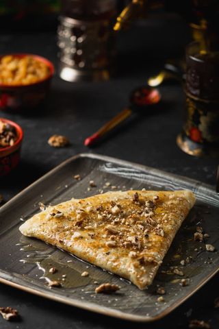 ბლინები თაფლით და ნიგვზით