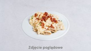 Pierogi z gęsiną i sosem wiśniowym
