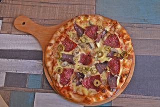 Pizza Home Edi 33cm + Coca-Cola 0.33 l