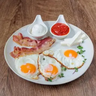 Jaja sa slaninom
