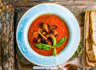 Домашна доматена супа с морски дар (350г)