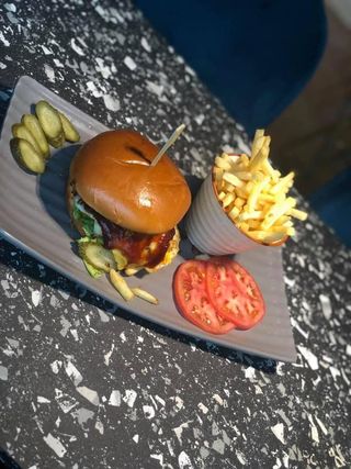 Телешки бургер (500г)