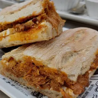 Bocadillo de carne mechada