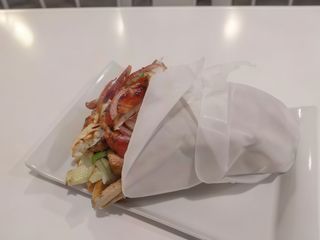 8. Souvlaki Pita De Pollo