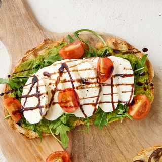 Tosta de Mozzarella e Guacamole