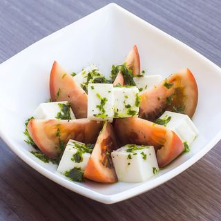 41. Ensalada De Queso Kumato