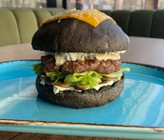 Burger "Quattro Formaggi"