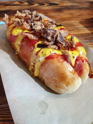 Хот-дог фирменный