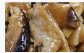 75. Maiale con bambu e funghi cinesi