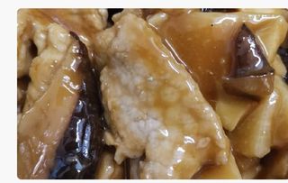 75. Maiale con bambu e funghi cinesi