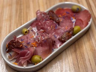 М’ясна тарілка делікатесів (130g)