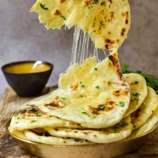 CHEESE NAAN