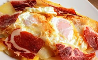 Huevos Estrellados Con Jamón Del País