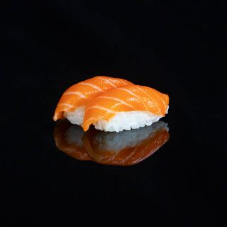 240. Nigiri De Salmón (2 Uds.)